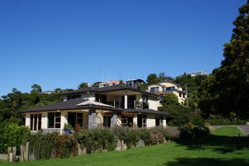 beach house at Omokoroa